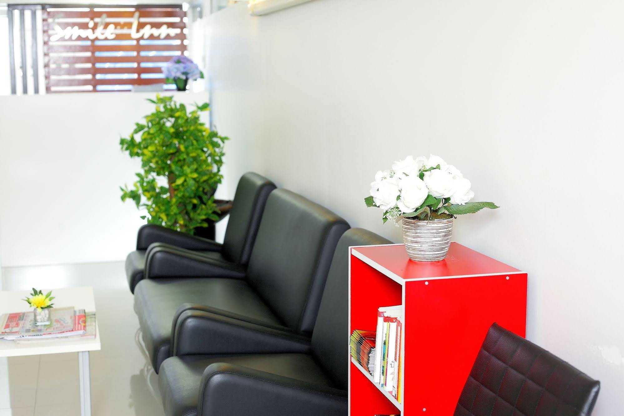 Smile Inn Банкок Екстериор снимка